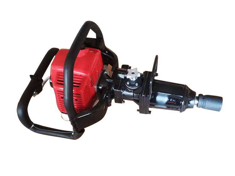 NLB-550型(xíng)手提式内(nèi)燃螺栓扳(ban)手 