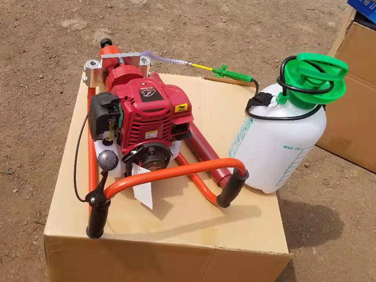 NLQ-45型内燃砼(tóng)枕螺栓鑽(zuan)取機