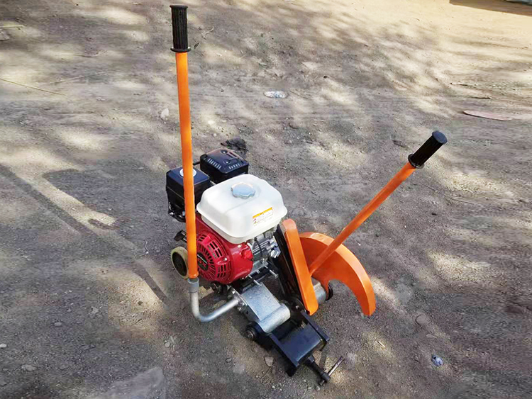 NQG-6.5II型内(nèi)燃鋼軌鋸(jù)軌機