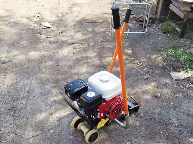 NQG-6.5II型内燃(ran)鋼軌鋸軌(gui)機 