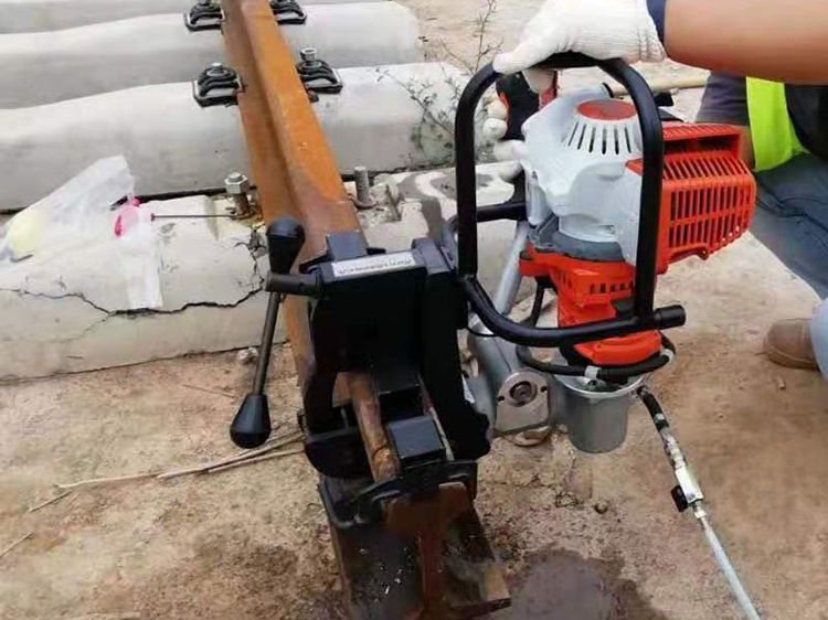 NZG-31II型内燃鋼軌(guǐ)鑽孔機