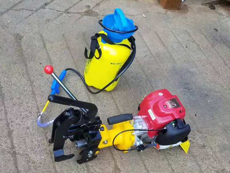 NZG-31型内(nei)燃鋼軌鑽(zuan)孔機