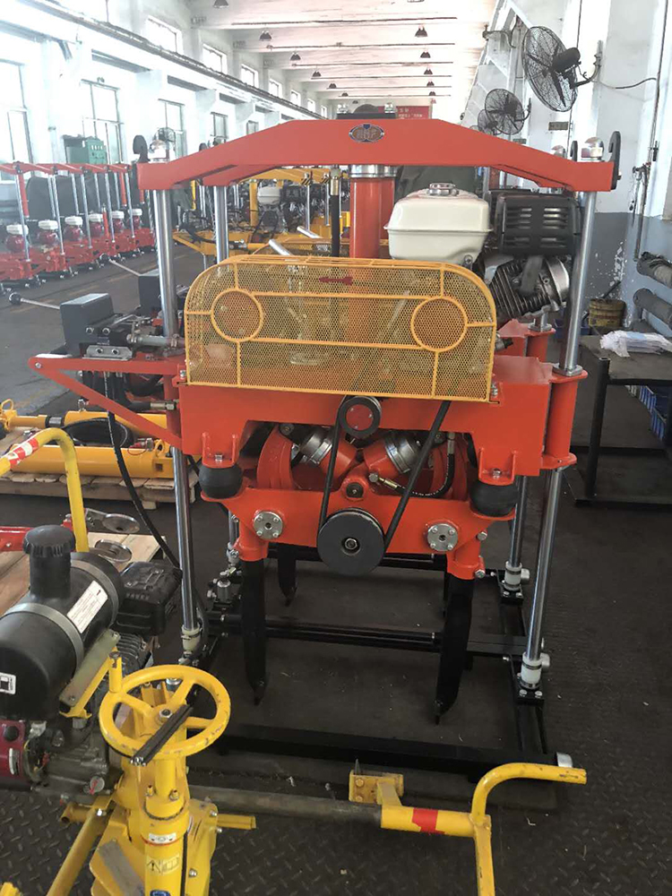 YCD-4型液(ye)壓道岔搗(dǎo)固機