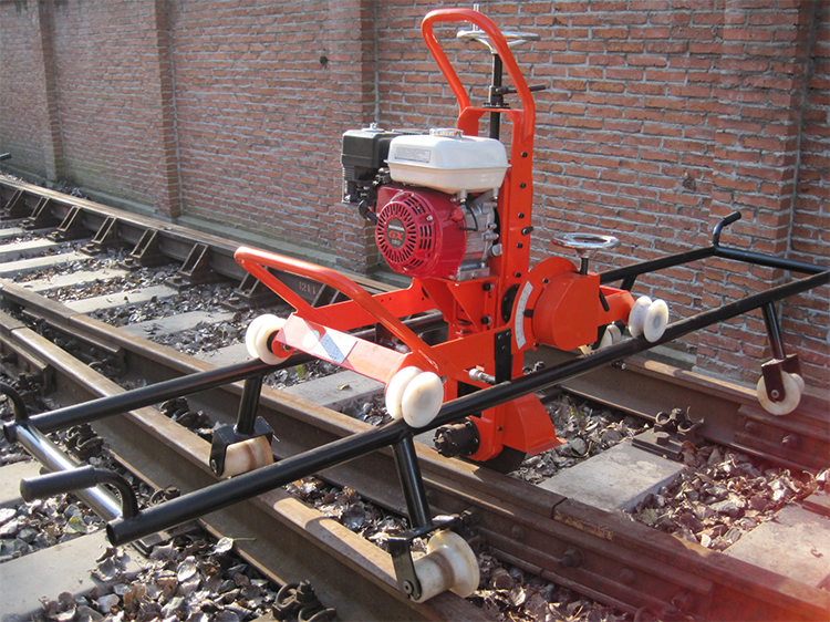 NCM-4.0型内燃道岔(cha)打磨機 