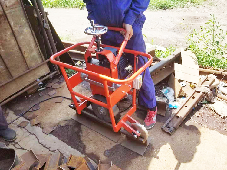 FMG-3.0型内燃槽型軌(guǐ)仿形打磨機