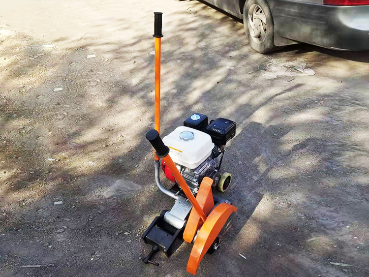 NQG-6.5II型内燃(ran)鋼軌鋸軌(gui)機 