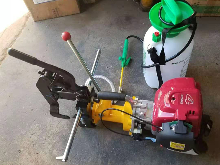 NZG-31型内(nèi)燃鋼軌鑽(zuan)孔機
